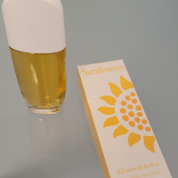 Дамски парфюм Elizabeth Arden Sunflowers 30 мл, снимка 2 - Дамски парфюми - 44940200