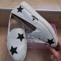 41н.нови бели обувки на звездички, снимка 2 - Дамски ежедневни обувки - 45075542