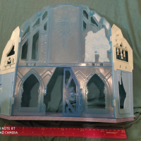 Замък Замръзналото кралство Frozen Hasbro , снимка 2 - Кукли - 44949294