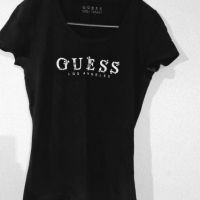 GUESS Тениска в Черно, снимка 1 - Тениски - 45082414