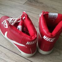 Продавам оригинални дамски кожени високи червени маратонки-Nike, снимка 2 - Маратонки - 45105636