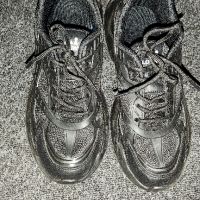 Черни обувки с платформа - 40 и 46, снимка 3 - Маратонки - 45724162
