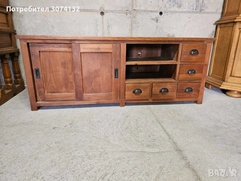 Шкаф изработен изцяло от масив, снимка 1