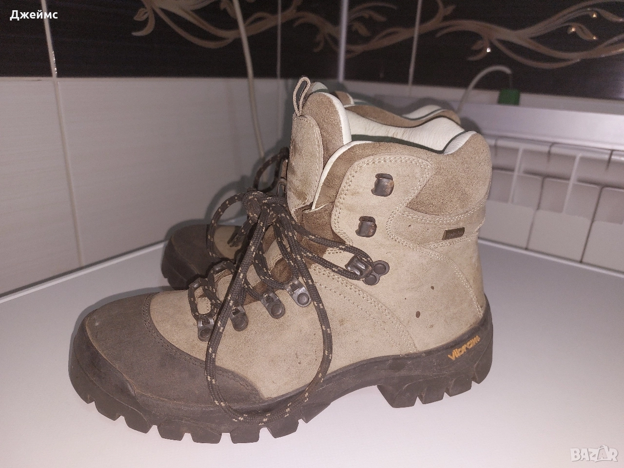 Оригинални туристически обувки/ 39 номер, снимка 1