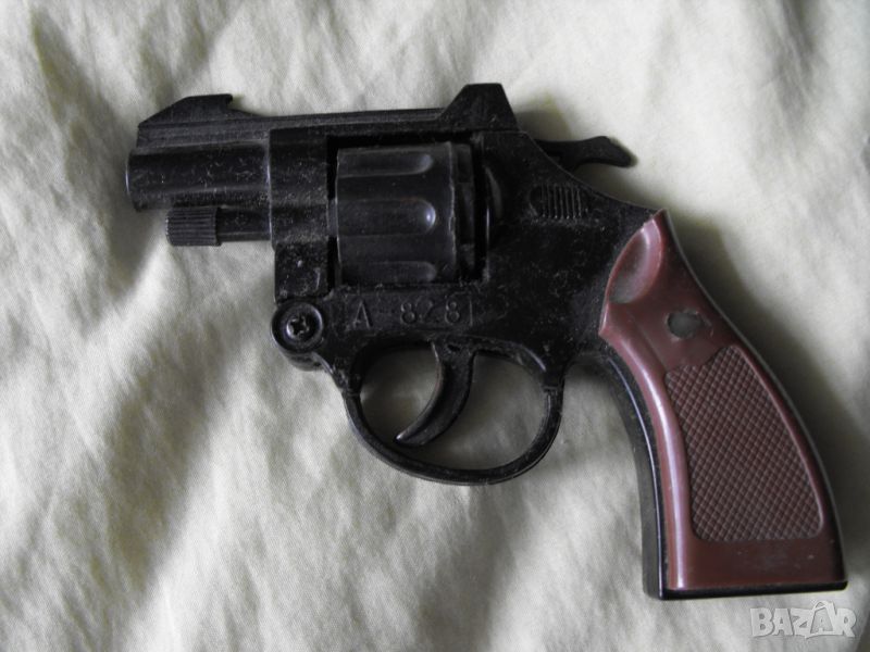 Револвер  играчка, снимка 1