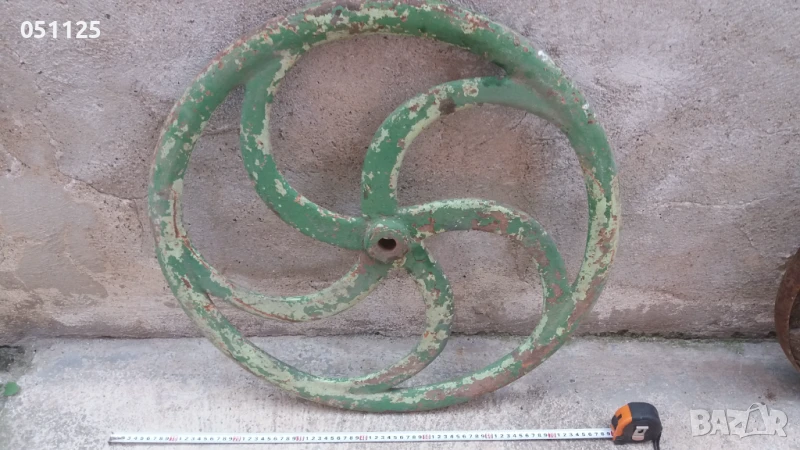 масивно възрожденско чигунено колело , снимка 1