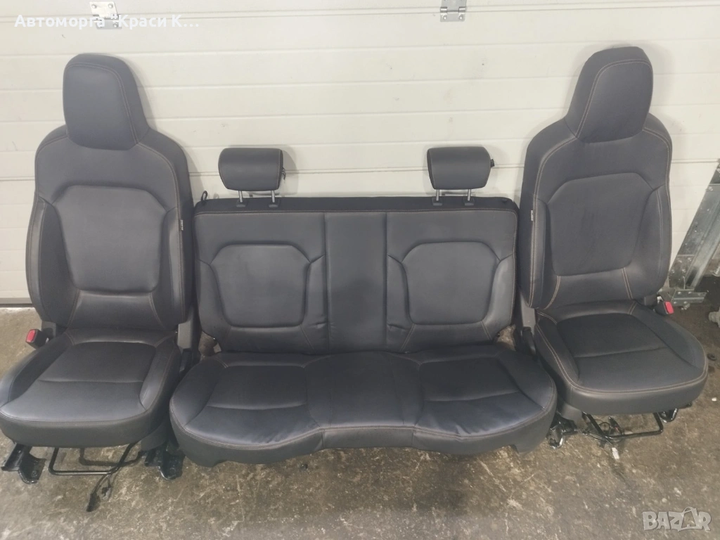 Седалки предни и задни за Дачия SPRING electric2023г кожени перфектни, снимка 1