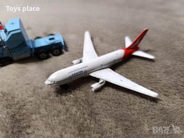 Ретро метални камиони и метален самолет Quantas, снимка 3 - Коли, камиони, мотори, писти - 53584230