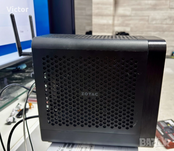 ZOTAC MAGNUS ONE ECM73070C мини компютър Intel i7-10700 64GB Ram, снимка 4 - Работни компютри - 52051745