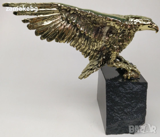 Бронзова пластика орел с поставка естествен камък черен гранит, снимка 2 - Статуетки - 53811210