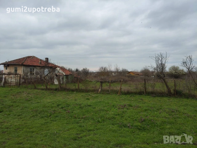 Продавам Дворно Място 3397кв.м с Масивна Стара Къща 60кв.м и Стопански Постройки, снимка 9 - Къщи - 54058151