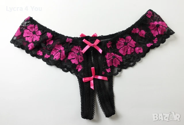 S нови еротично бельо с отворено дъно