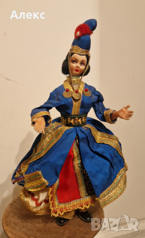 Колекционерска кукла, носия, ръчно изработена.