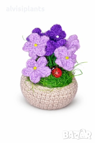 Ръчно плетена мини кашпа с цветя – 9 см височина, снимка 2 - Други - 53713225