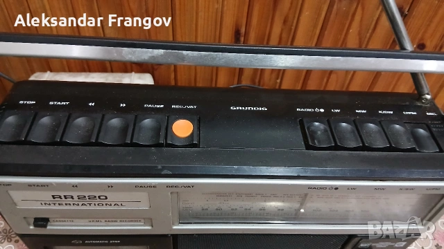 GRUNDIG RR 220 , снимка 5 - Радиокасетофони, транзистори - 53132231