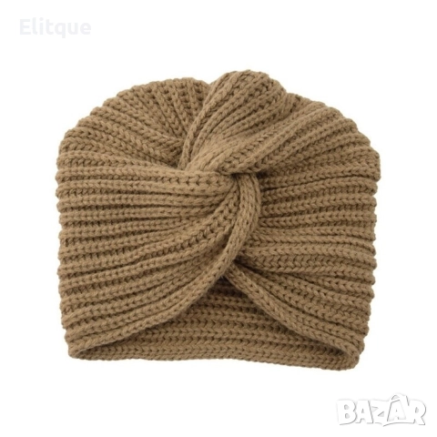 Дамска зимна плетена шапка с усукан възел по средата, снимка 7 - Шапки - 52643810