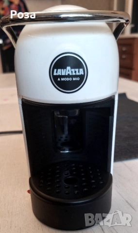 Кафе машина LAVAZZA A MODO MIO, използвана, капсули, снимка 6 - Кафемашини - 53491092