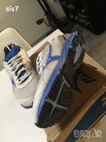 дамски оригинални маратонки Mizuno, снимка 2 - Маратонки - 51785383