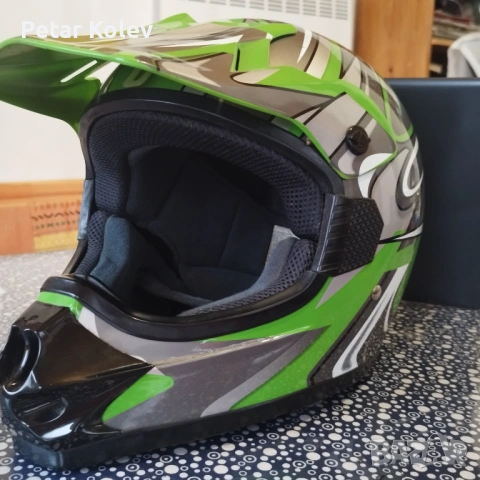 Продавам каска , снимка 2 - Аксесоари и консумативи - 53401287