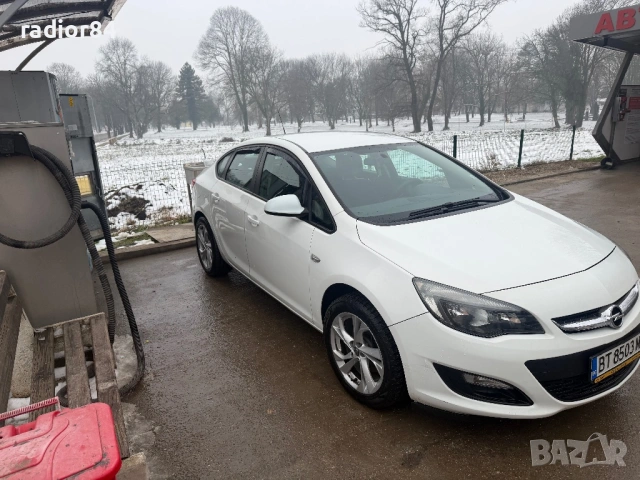 Опел Астра j 1.6 cdti 136 k.c, снимка 2 - Автомобили и джипове - 53385970