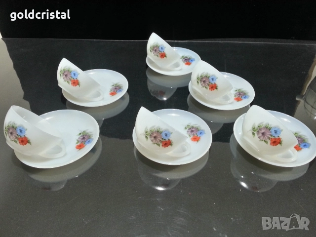 Френски аркопал чаши за чай кафе , снимка 2 - Антикварни и старинни предмети - 44231669