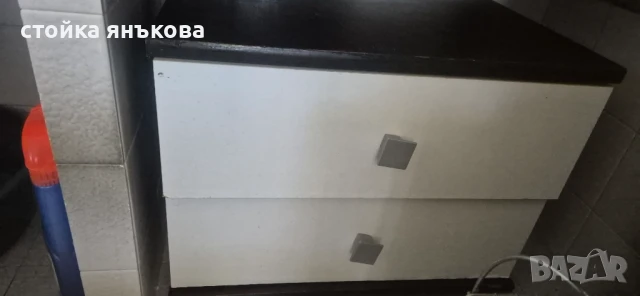 Продавам шкаф с две чекмеджета , снимка 3 - Шкафове - 51370216