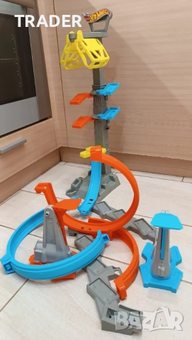 Hot Wheels Looping Action Launch Track Set лупинг писта , снимка 11 - Коли, камиони, мотори, писти - 30936885