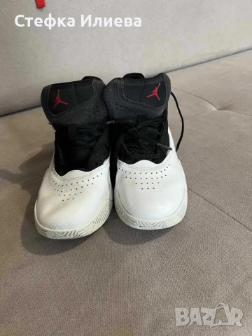 Кецове Nike Jordan, снимка 3 - Кецове - 52569101