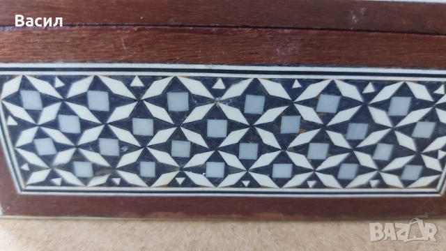 Стара дървена кутия за бижута седеф Интарзия, снимка 2 - Антикварни и старинни предмети - 50903321