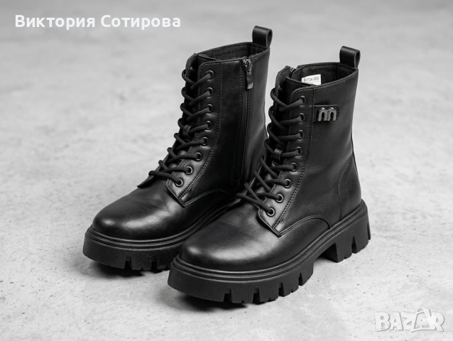 Продавам стилни дамски кубинки в класически черен цвят. 