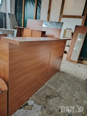 Щандове , шкафове и гръб за магазин, снимка 2 - Стелажи и щандове - 52655240