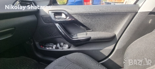 Peugeot 208, снимка 13 - Автомобили и джипове - 52349604