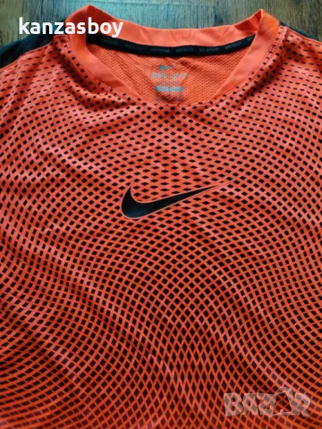 Nike - страхотна юношеска тениска 158-170см.