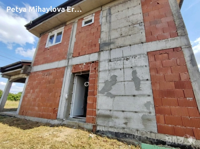 Двуетажна къща с Акт 14 в с. Хераково, снимка 3 - Къщи - 53702535