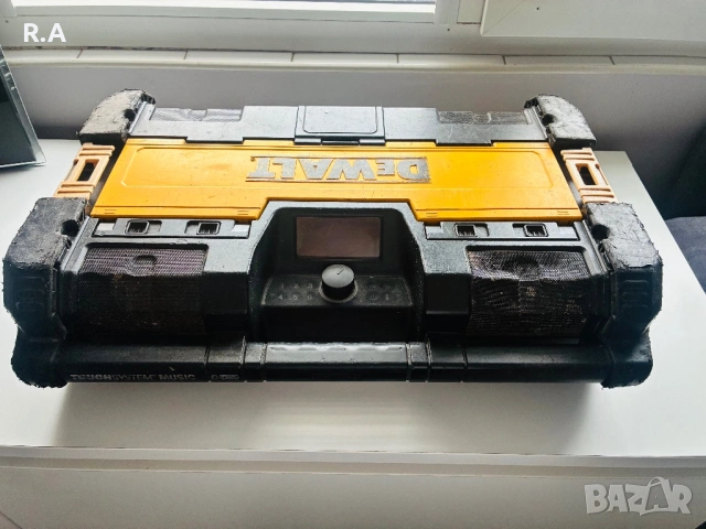 Радио Dewalt Tough system, снимка 2 - Тонколони - 54093329