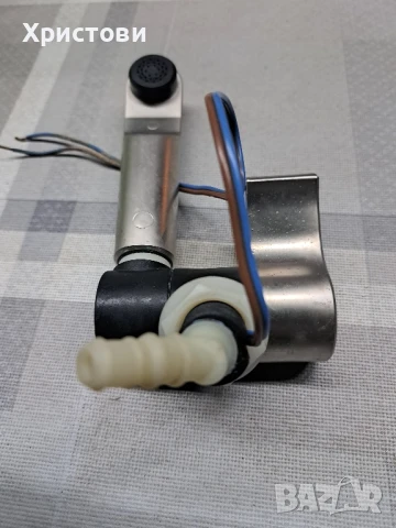 Продавам кран за вода за баня за каравана Hobby DE Luks, снимка 4 - Каравани и кемпери - 51240389