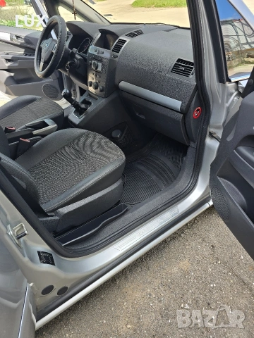 Opel Zafira 1.9 CDTI, снимка 10 - Автомобили и джипове - 54247062