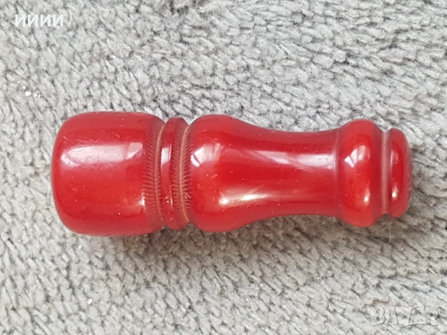 Имам поп червен кехлибар от броеница, снимка 2 - Антикварни и старинни предмети - 54296927