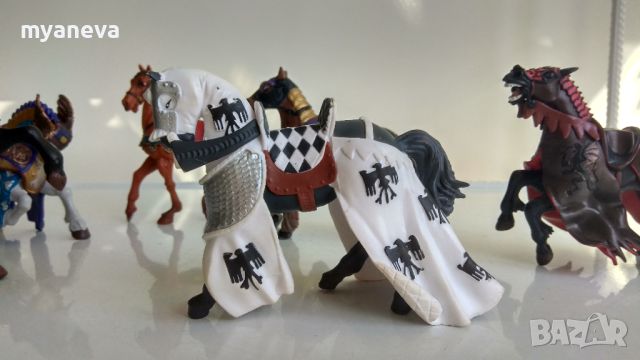 Екшън фигури , коне на рицари с богата орнаментика .  , снимка 7 - Фигурки - 45544434