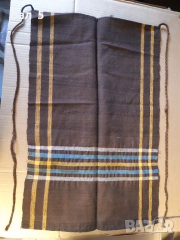 Автентична тъкана вълнена престилка , носия