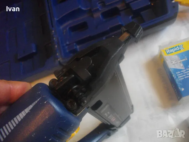 ШВЕДСКИ ПРОФИ ОРИГИНАЛЕН ПНЕВМАТИЧЕН ТАКЕР ЗА ПИРОНИ 15-50мм RAPID PB131 ПЪЛЕН КОМПЛЕКТ ПОЧТИ НОВ, снимка 12 - Други инструменти - 50350438