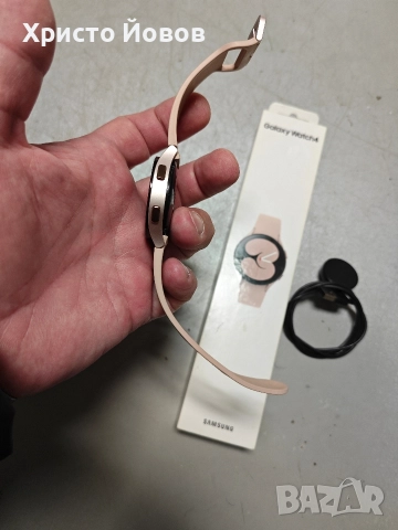 Часовник Samsung Watch 4, снимка 2 - Смарт часовници - 52621896