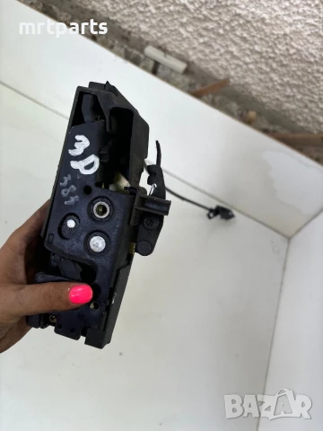 Задна дясна брава за врата за VW Sharan 2.8 бензин, снимка 2 - Части - 50959226