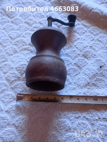 Малка ръчна мелничка. Стара., снимка 2 - Антикварни и старинни предмети - 53041563