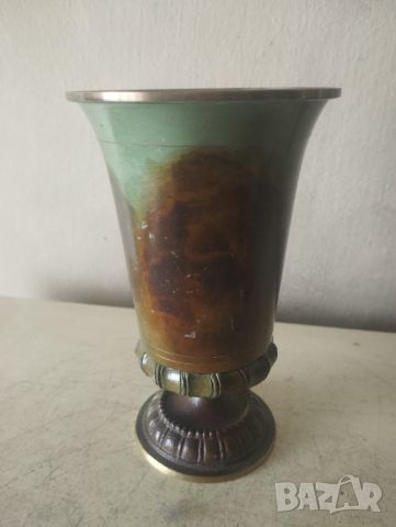 Стара бронзова чаша,потир
