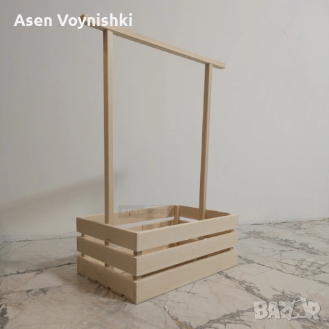 Дървено гардеробче за подаръци, изписване, кръщене и др.