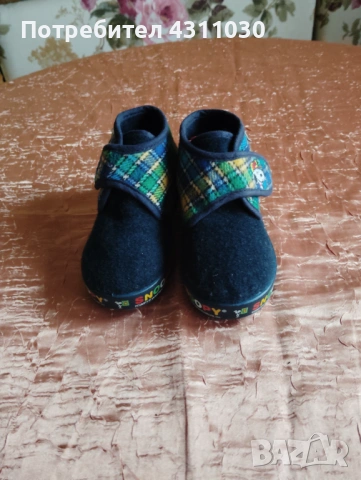 Детски пантофи Snoopy номер 23 , снимка 2 - Детски пантофи - 53808029