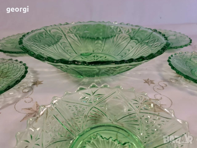 стъклена купа с чинийки за торта зелено стъкло 26/3, снимка 2 - Аксесоари за кухня - 50693549
