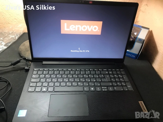 чисто нов лаптоп Lenovo