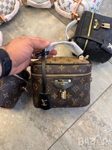 чанти Louis Vuitton 

18x13 cm
